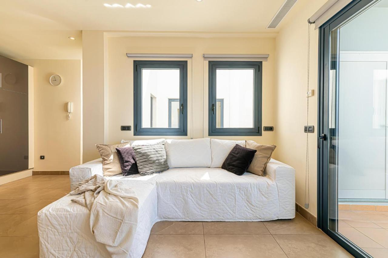 Luxury Holidays Suites, Playa De Los Cristianos Лос Кристианос Экстерьер фото