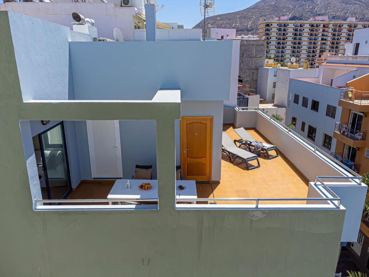 Luxury Holidays Suites, Playa De Los Cristianos Лос Кристианос Экстерьер фото