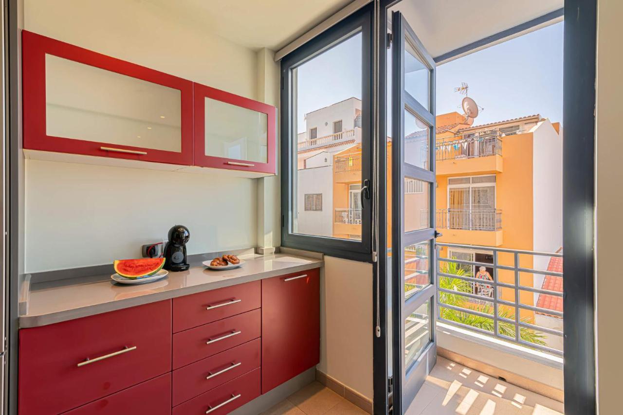 Luxury Holidays Suites, Playa De Los Cristianos Лос Кристианос Экстерьер фото
