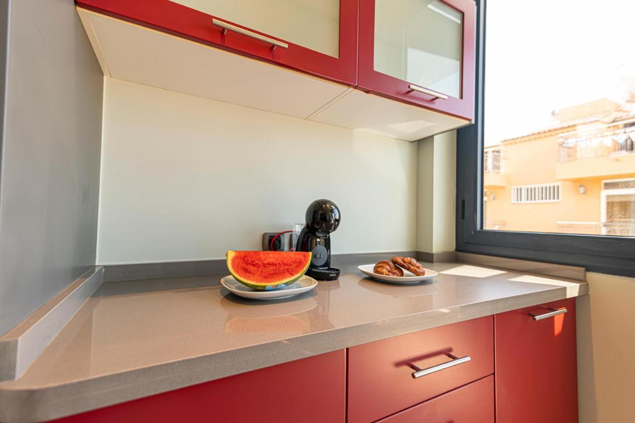 Luxury Holidays Suites, Playa De Los Cristianos Лос Кристианос Экстерьер фото