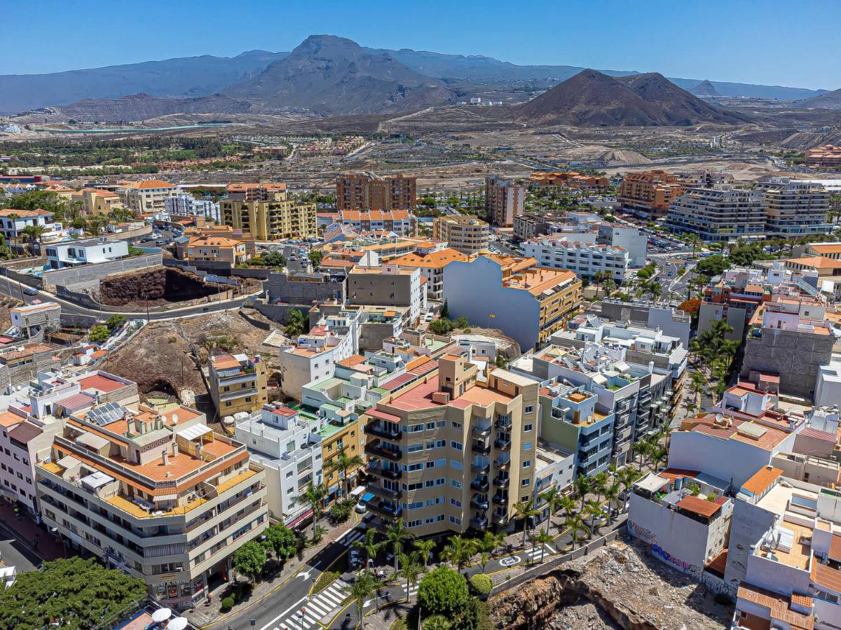 Luxury Holidays Suites, Playa De Los Cristianos Лос Кристианос Экстерьер фото